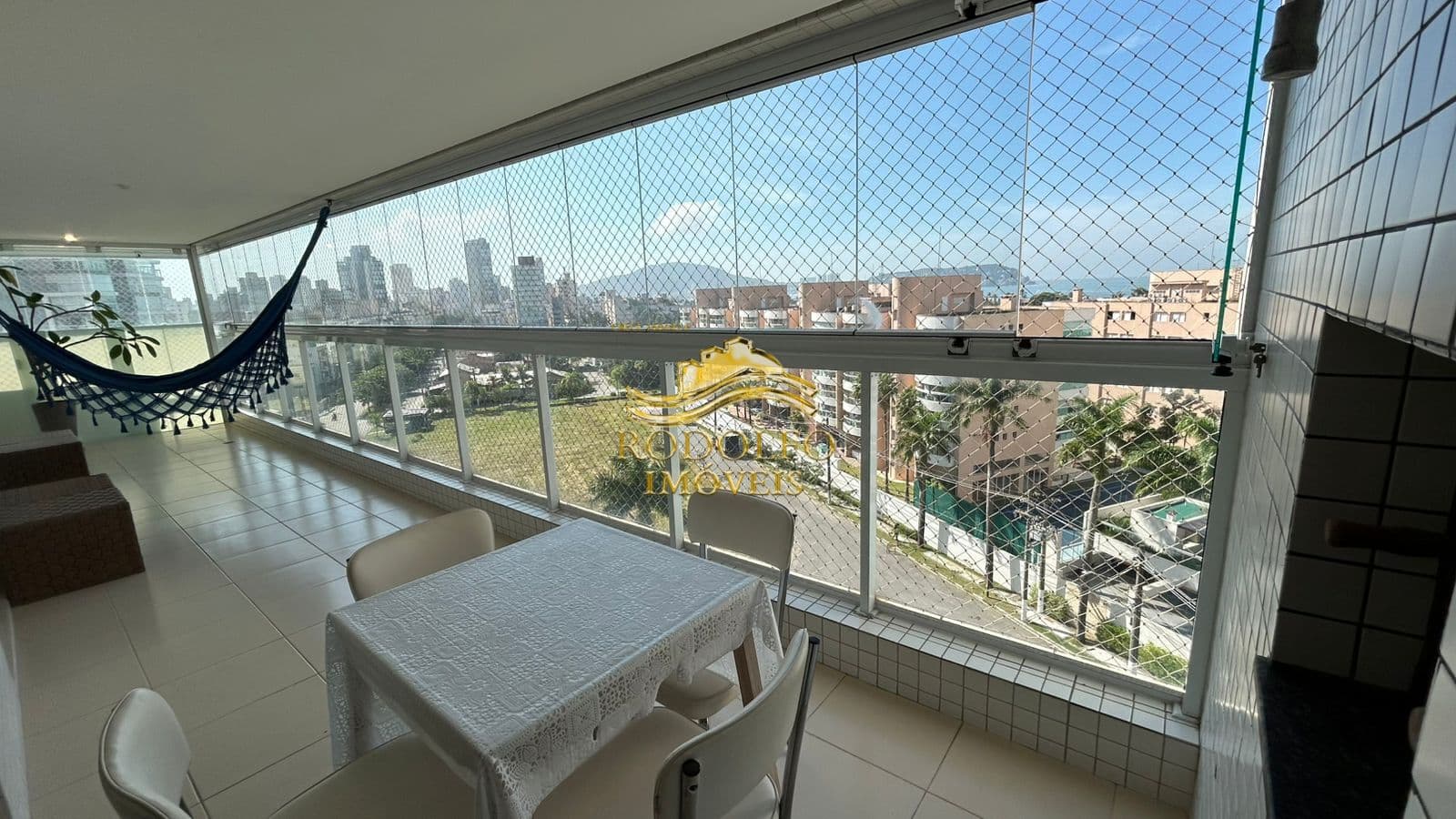 Guarujá-SP Praia da Enseada 3 Dormitórios 111m² 2 Vagas Varanda Gourmet Ar-condicionado Lazer Completo
