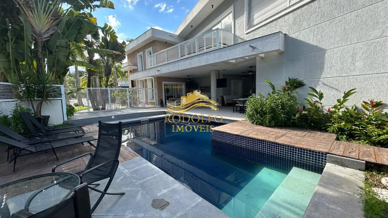 Guarujá-SP Casa Alto Padrão Pernambuco 400m² 4 Suítes Quadra de Areia Pista de Skate Jacuzzi Ar-Condicionado