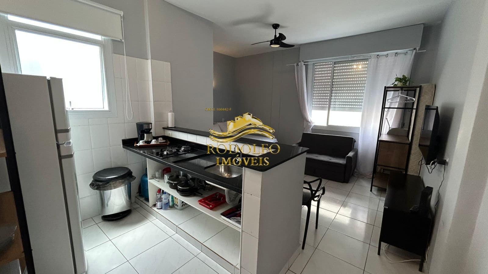 Guarujá-SP Praia das Pitangueiras Kitnet 35m² 1 Dormitório Elevador Portaria 24 Horas