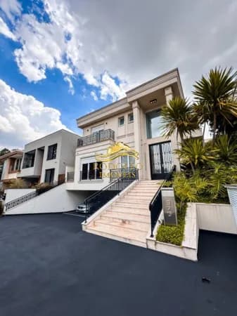 Barueri-SP Casa em Alphaville 4 Suítes 442m² 4 Vagas Piscina Ar-condicionado Móveis Planejados