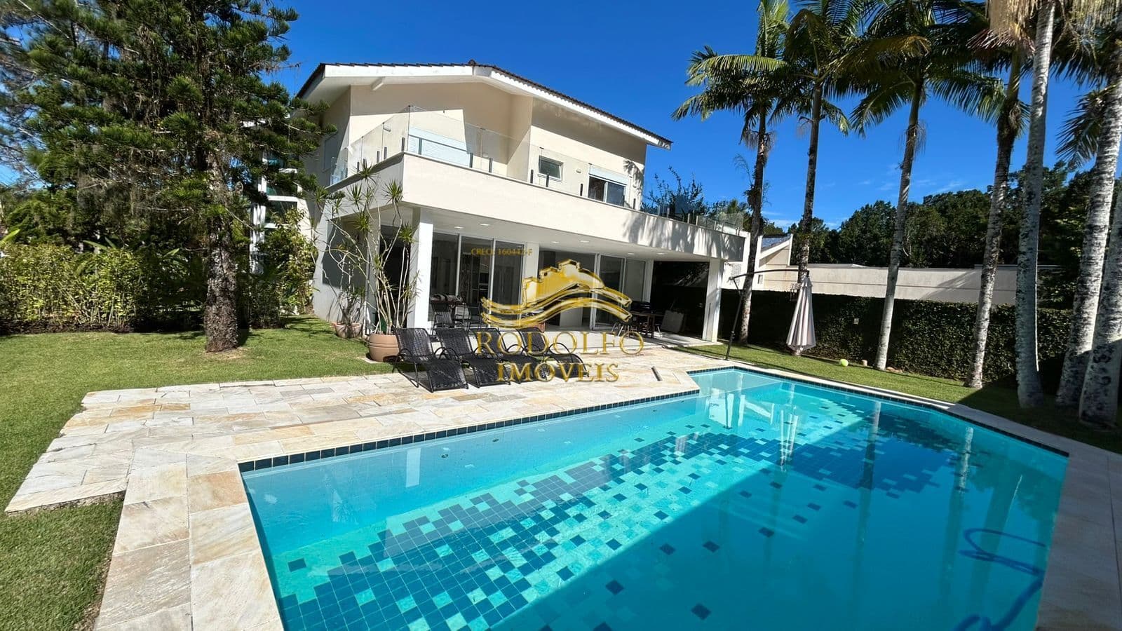 Guarujá-SP Casa Alto Padrão Condomínio Fechado em Pernambuco 4 Dormitórios Piscina 6 Vagas