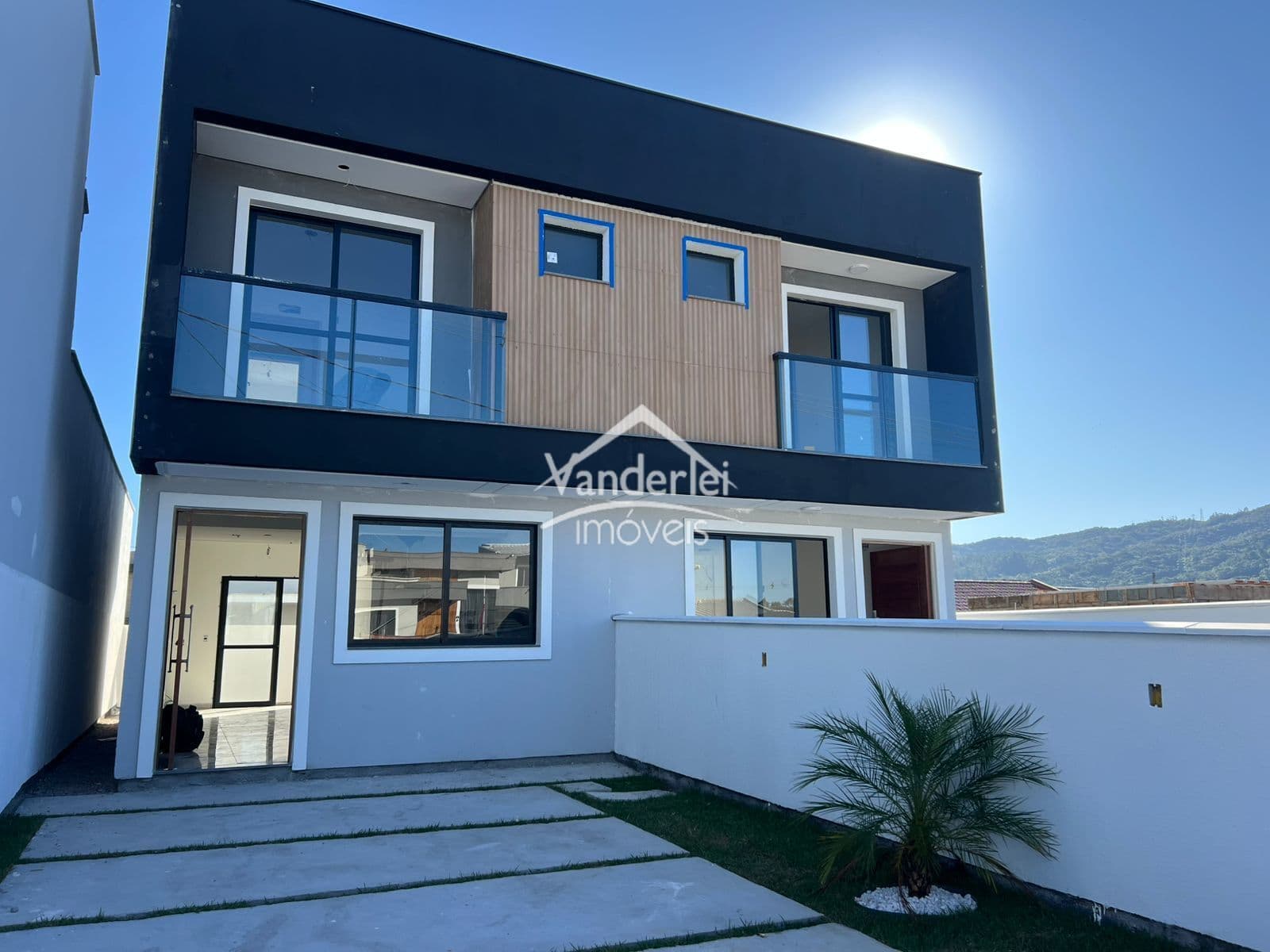 Sobrado no Lot Vale Verde com 02 quartos, sendo 02 suites no bairro Bela Vista em Palhoça -SC