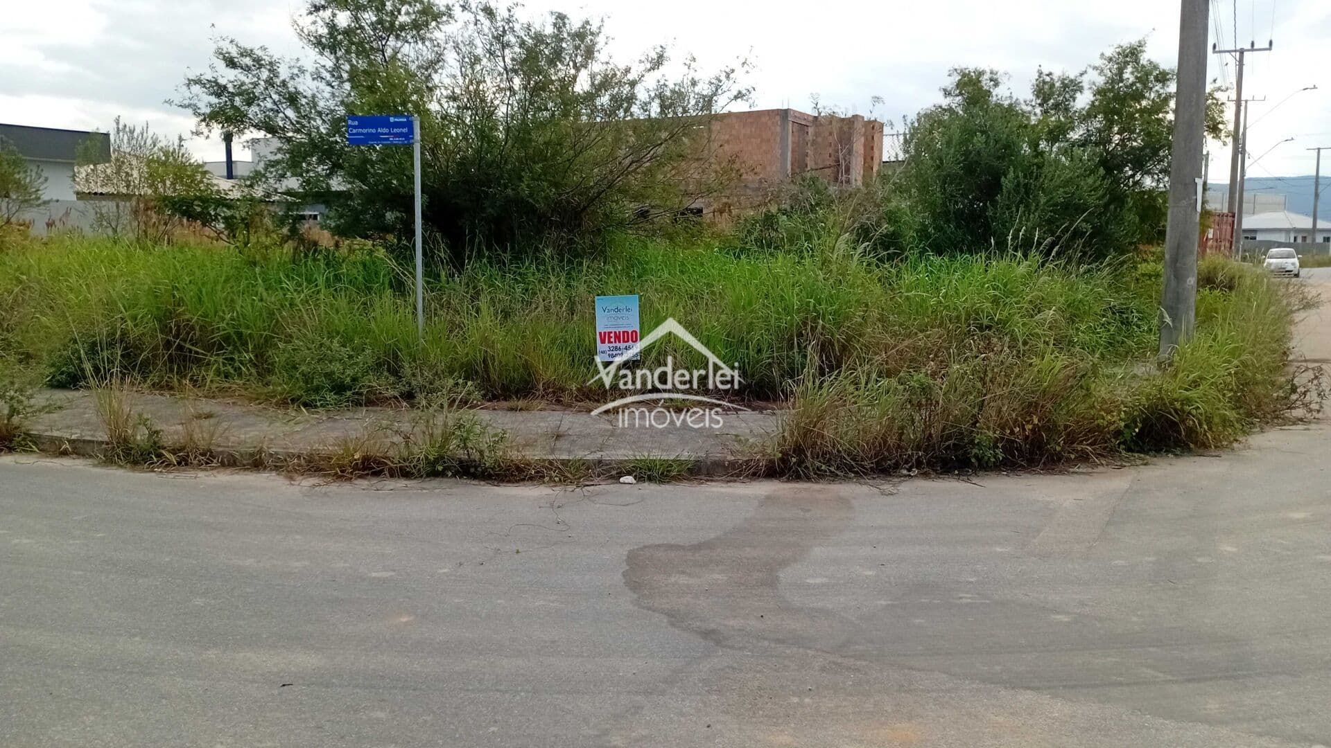 Terreno de esquina de 452m² no bairro Guarda do Cubatão, Palhoça/SC