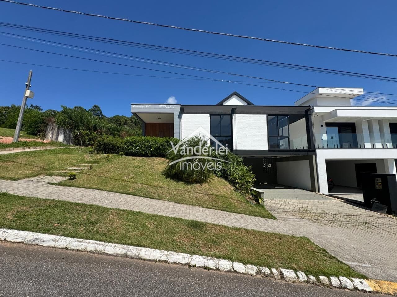 Casa Condominio Parque da Pedra com 03 quartos, sendo 01 suite no Bairro Pedra Branca em Palhoça - SC