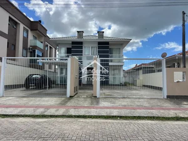 Apartamento Residencial Taiany no bairro Barra do Aririu em Palhoça - SC