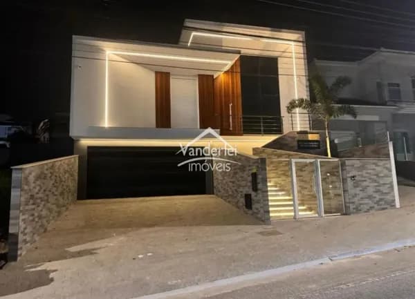 Casa Alto Padrão 240,37 m² no Lot Pedra Branca em Palhoça-SC