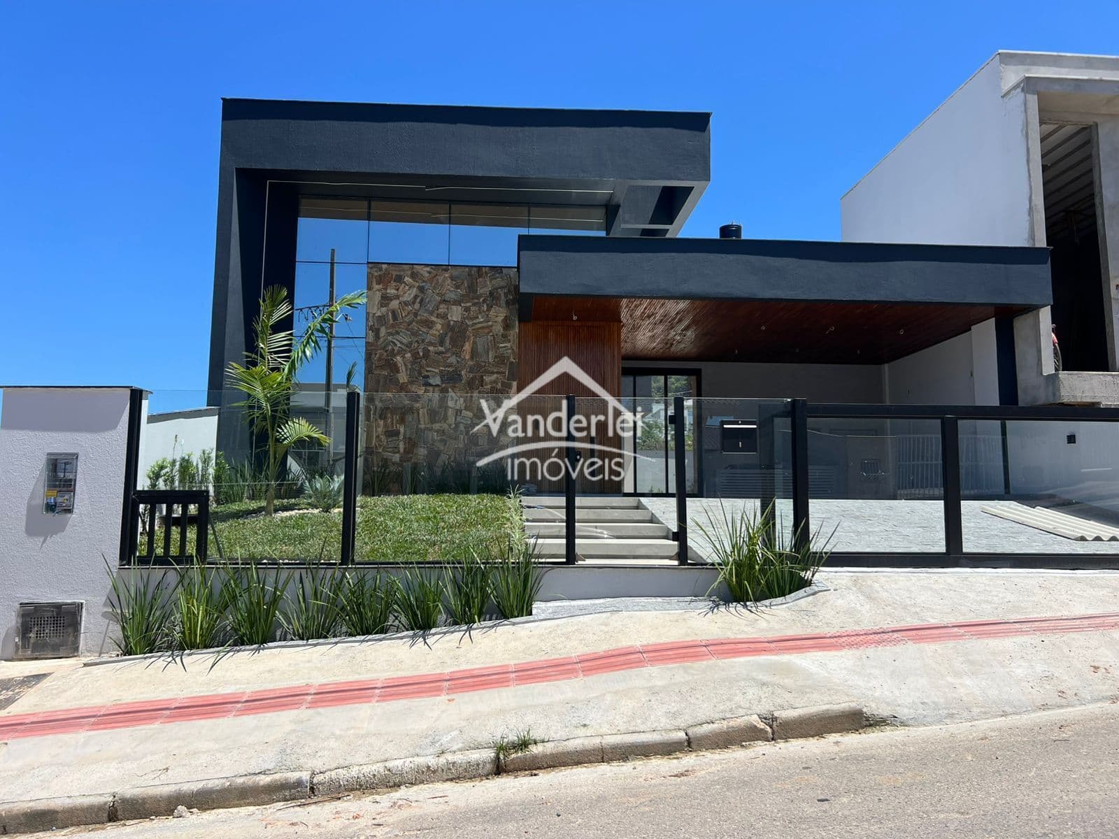 Casa Alto Padrão no Loteamento Green Village no bairro São Sebastião em Palhoça - SC