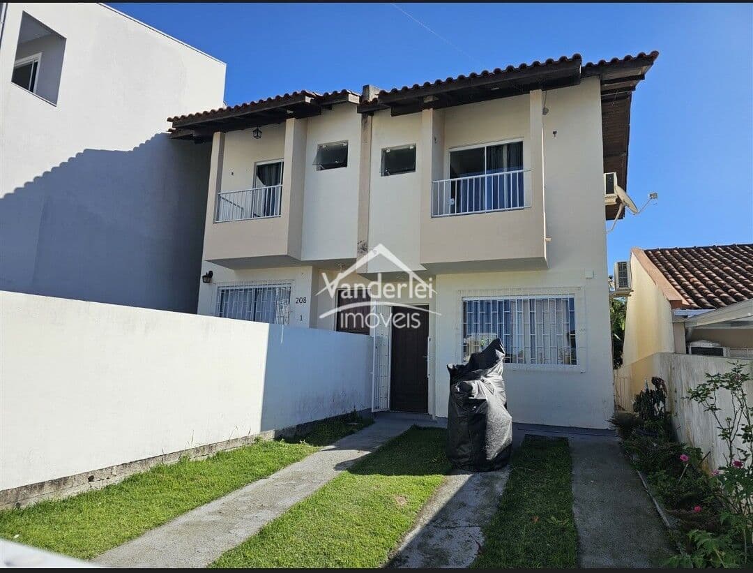 Sobrado Condomínio Residencial Catharina no Lot Jardins no bairro Bela Vista em Palhoça - SC