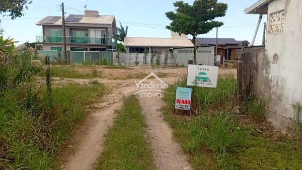 Terreno com 800m² na Guarda do Cubatão em Palhoça