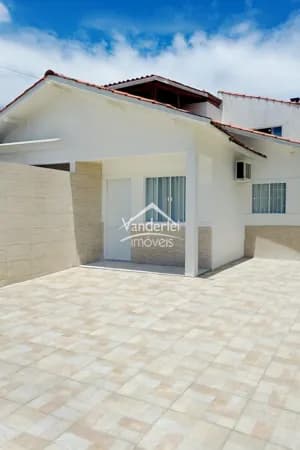 Casa com edicula nos fundos 02 quartos, no bairro Pacheco em Palhoça-SC
