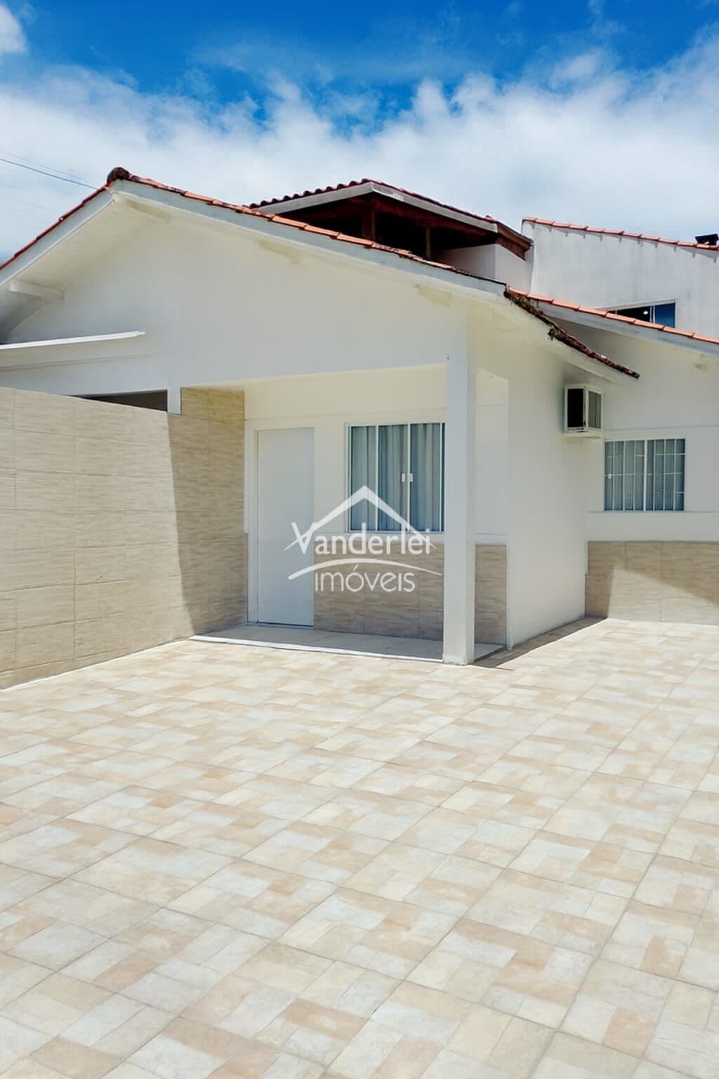 Casa com edicula nos fundos 02 quartos, no bairro Pacheco em Palhoça-SC