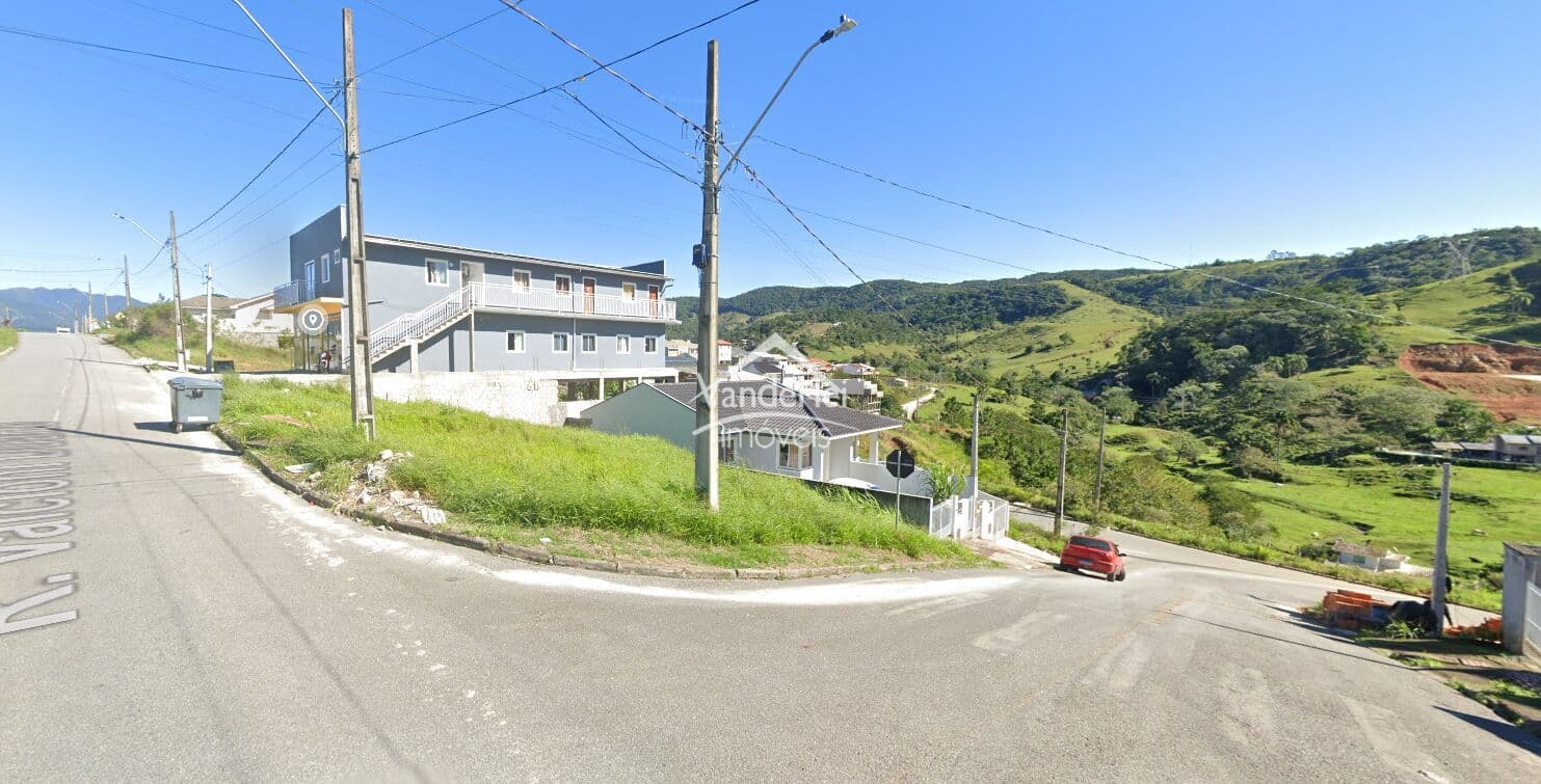 Terreno esquina em Loteamento Jardins 3 no bairro Bela Vista em Palhoça - SC