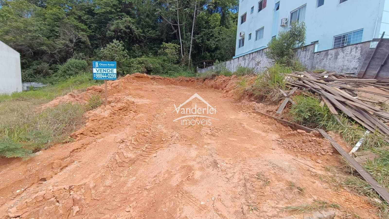 Terreno de 360m² no bairro Ipiranga, São José/SC