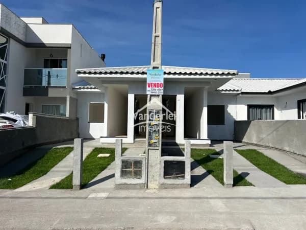 Casa no Loteamento Bela Vista no bairro Bela Vista em Palhoça - SC