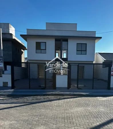 Sobrado no Loteamento Bela Vista no bairro Bela Vista em Palhoça-SC