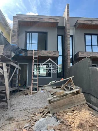 Sobrado no Loteamento Madri com 02 quartos, sendo 02 suite em Palhoça-SC