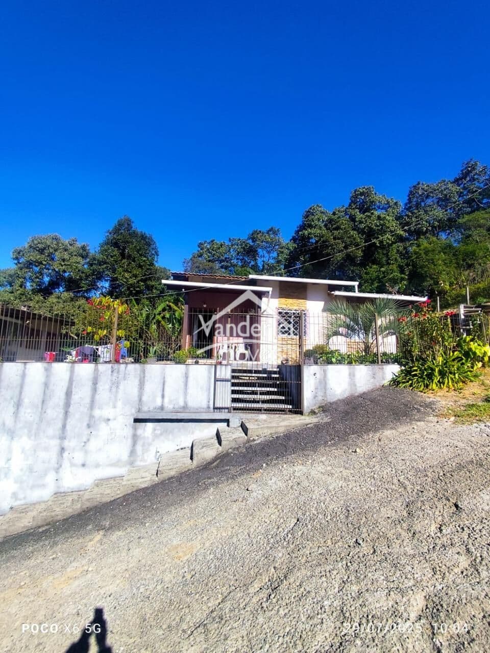 Casa com vista linda 03 quartos, sendo 01 suíte no bairro Varginha em Palhoça - SC