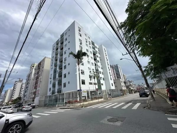 Apartamento Duplex mobiliado com 03 quartos, sendo 01 suíte no bairro Campinas em São Jose - SC