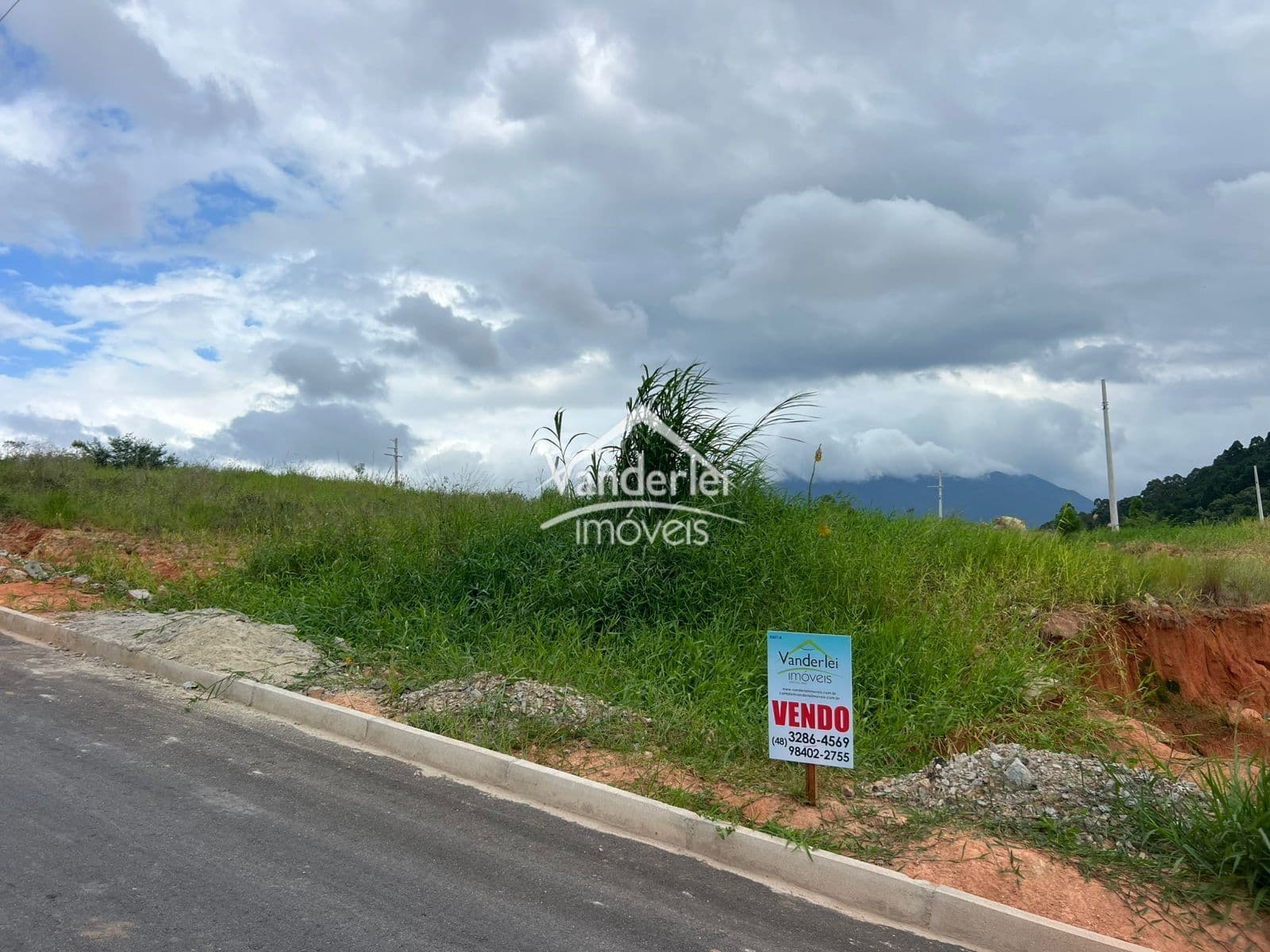 Terreno no Loteamento Jardins 2 no bairro Bela Vista em Palhoça - SC