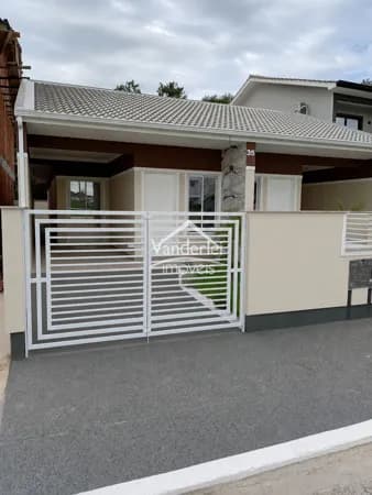Casa 02 quartos com suíte no bairro Sertão do Maruim, São José/SC