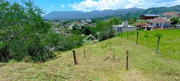 Terreno de 341m² em Santo Amaro da Imperatriz/SC