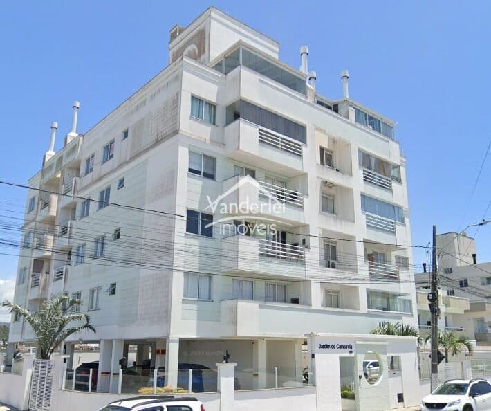 Apartamento mobiliado com 2 quartos, sendo 1 suíte no Aririu
