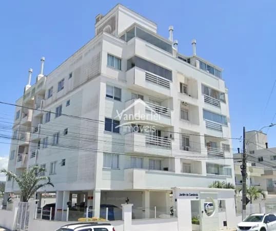 Apartamento mobiliado com 2 quartos, sendo 1 suíte no Aririu