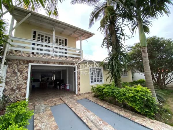 Casa com 04 quartos no bairro São Sebastião em Palhoça - SC