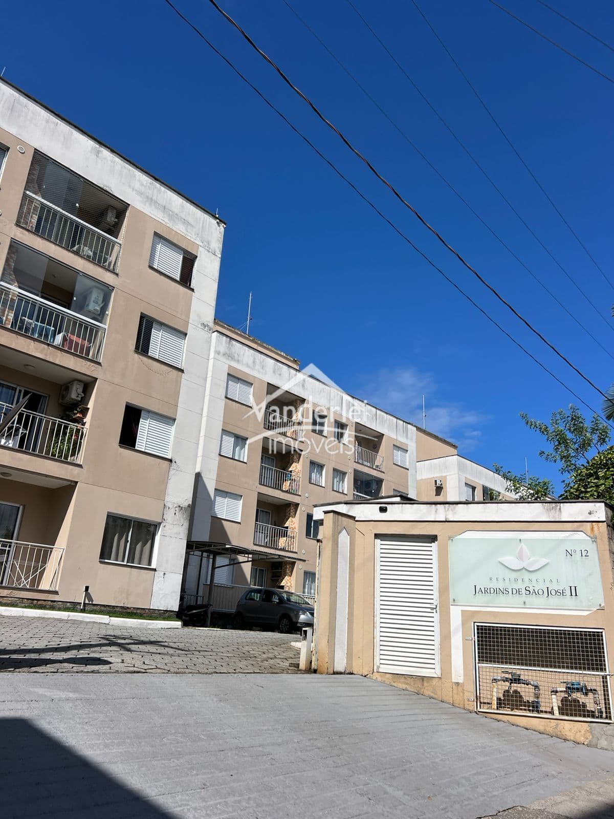 Apartamento Térreo Residencial Jardins de São Jose II bairro Serraria em São Jose - SC