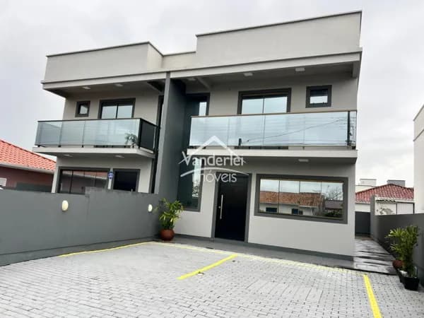 Sobrado Alto Padrão com 67m²na praia do Sonho em Palhoça - SC
