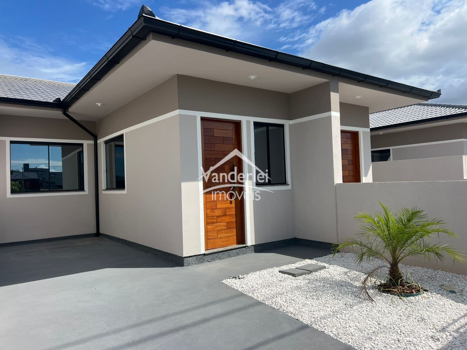 Casa no Loteamento Villa Toscana com 02 quartos, sendo 01 suíte no bairro Barra do Aririu em Palhoça-SC