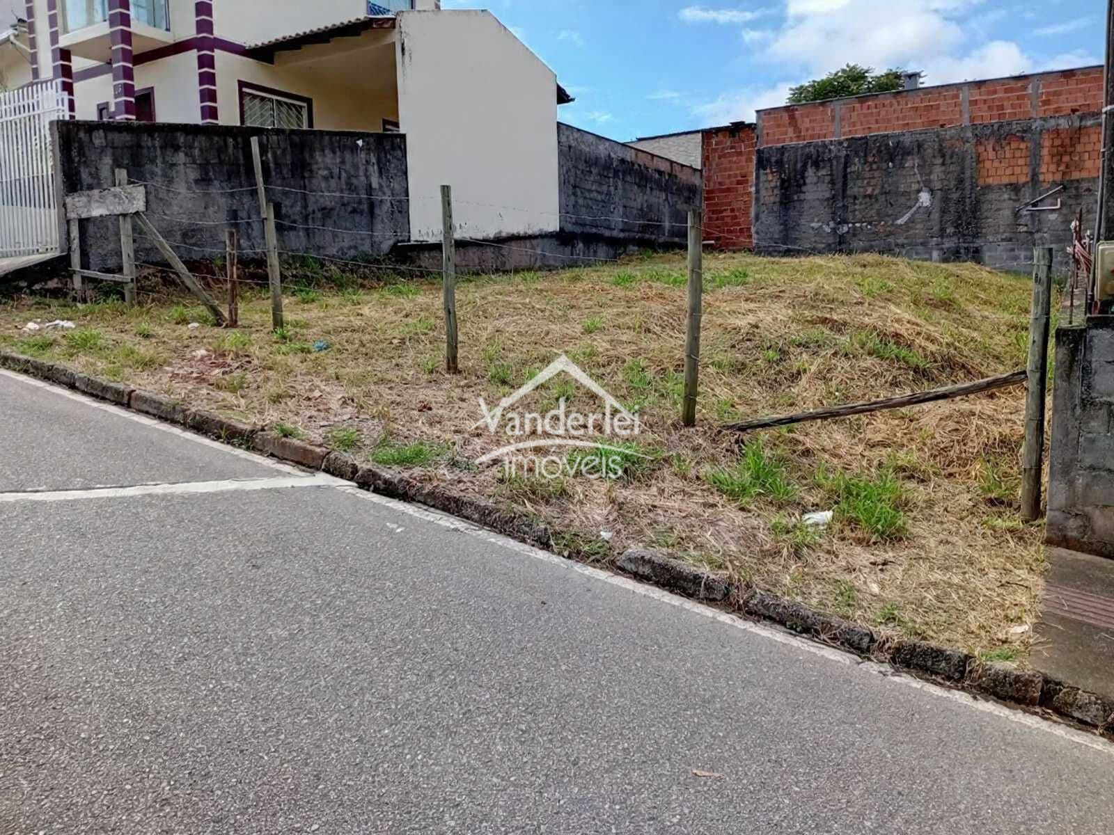 Terreno de 200m² em Forquilhas, São José/SC