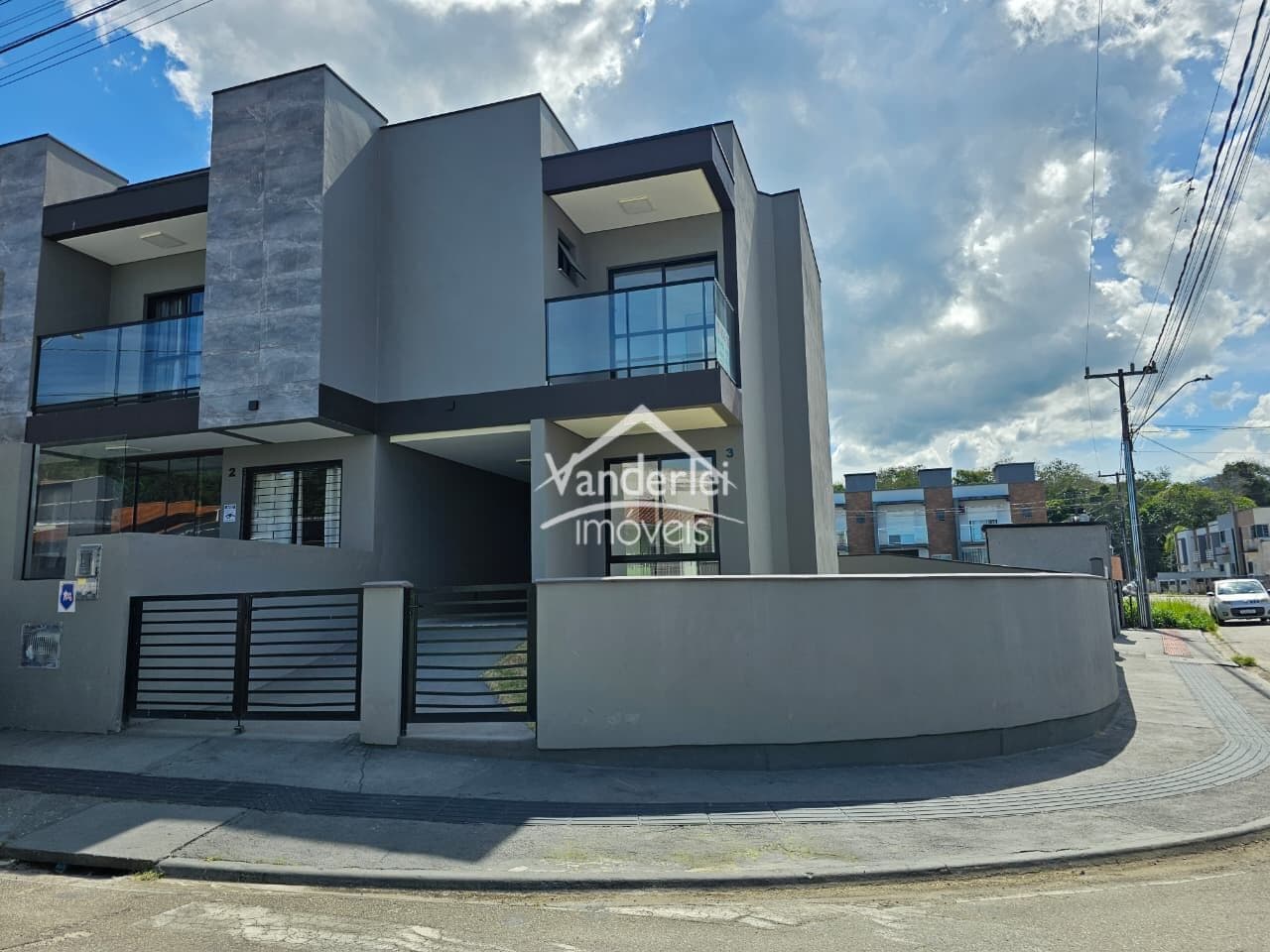 Sobrado no Vale Verde de 89m² com 2 suítes e garagem coberta no bairro Bela Vista em Palhoça - SC com valores a partir de: