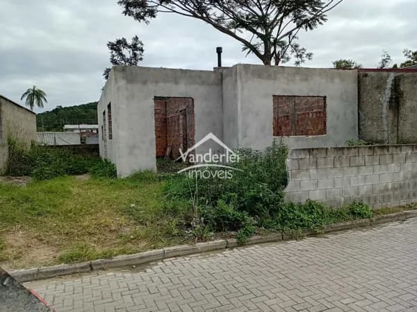 Casa de 03 quartos (obra em andamento) na Guarda do Cubatão, Palhoça/SC