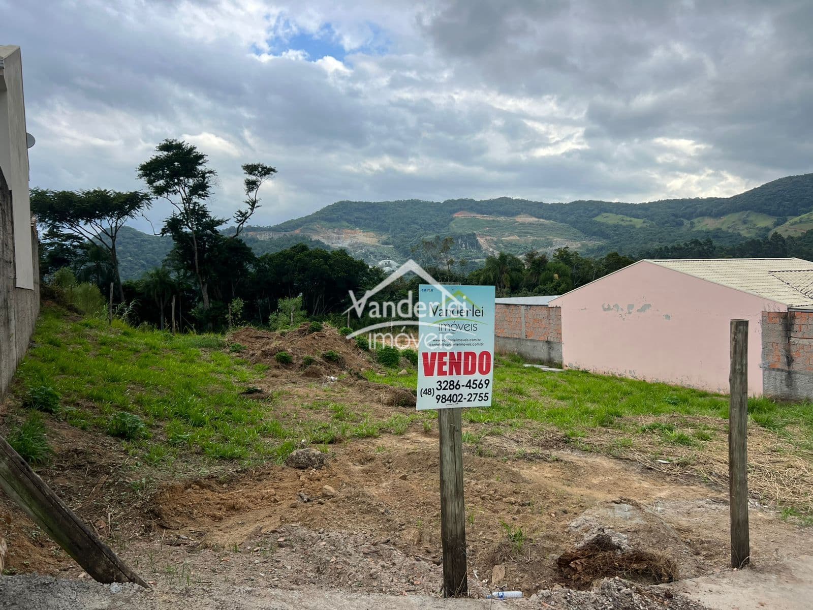 Terreno em Loteamento Jardins no bairro Bela Vista em Palhoça - SC