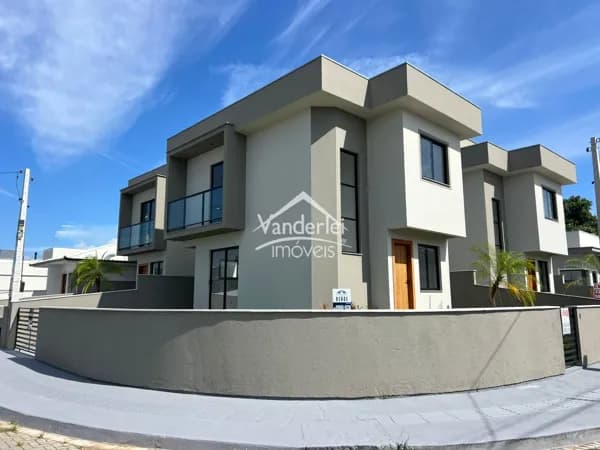 Sobrado duplex no Lot Bela Vista no bairro Bela Vista em Palhoça - SC