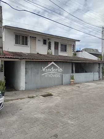 Casa térrea com 10 kitnet no bairro Barra do Aririú, Palhoça/SC