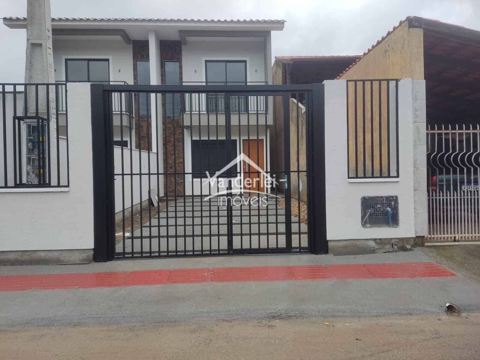 Sobrado Geminado no Loteamento Vale Verde, no bairro Bela Vista em Palhoça/SC