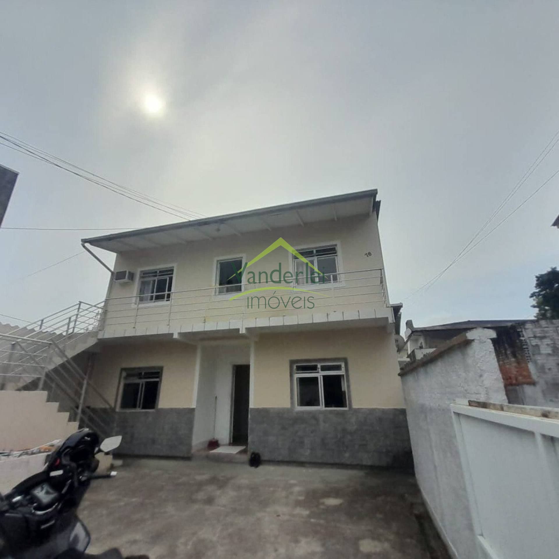 Casa de 03 quartos em excelente localização, próximo da geral na Ponte do Imaruim em Palhoça - SC