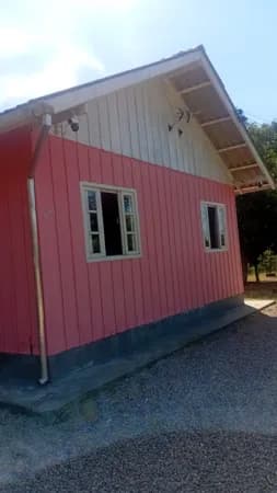 Casa de 63m² com 2 quartos e garagem coberta em amplo terreno de 600m² no Maciambu Pequeno em Palhoça - SC