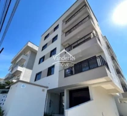 Apartamento com 03 quartos, sendo 01 suíte no Bairro Pedra Branca em Palhoça - SC