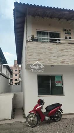 Apartamento térreo no loteamento Mirian em Palhoça/SC.