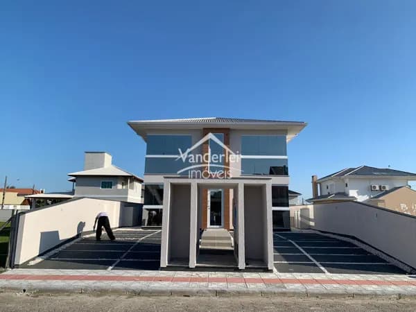 Apartamento 84m² com 03 quartos, sendo 01 suíte no bairro Balneario Ponta do Papagaio em Palhoça - SC
