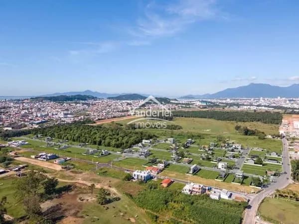 Terreno de 266m² no bairro Forquilhas, São José/SC