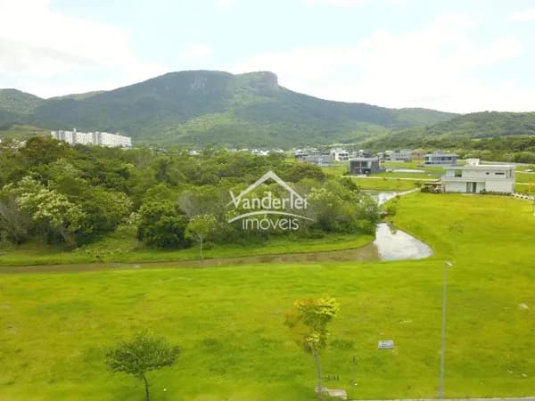 Terreno em Condomínio Reserva da Pedra com área real privativa de 300m² no bairro Pedra Branca em Palhoça - SC