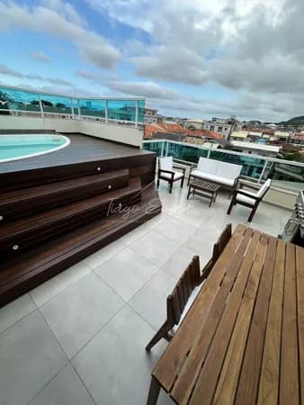 Cobertura Mobiliada com 172m² e terraço com piscina á 2 km da Praia dos Ingleses.