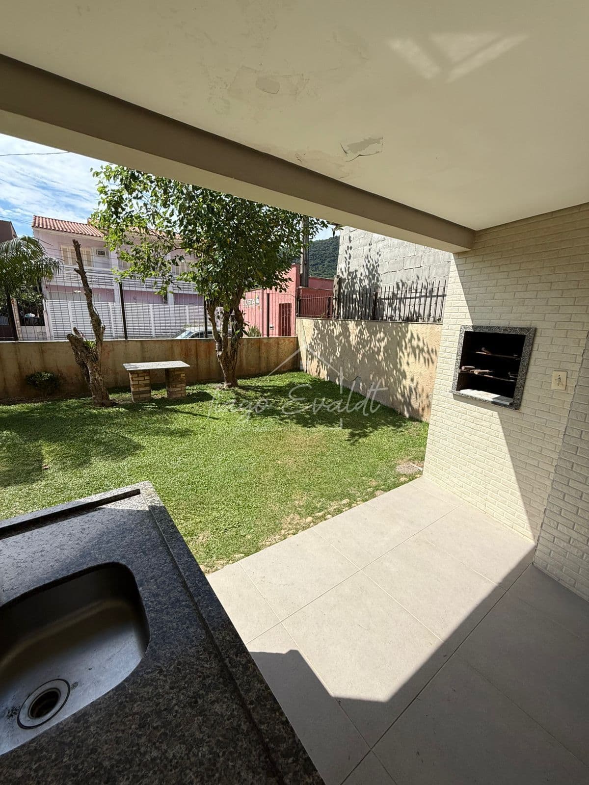 Apartamento com 44m² á aproximadamente 4,4 km da Praia dos Ingleses.