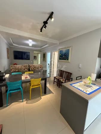 Apartamento Garden Mobiliado com 100m² á aproximadamente 950 metros da Praia dos Ingleses.
