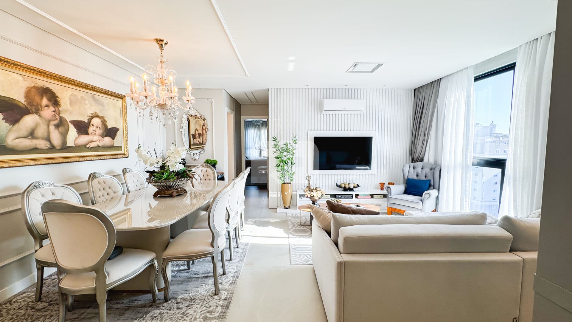 Apartamento 2 Suítes, 2 vagas no Centro de Itajaí.