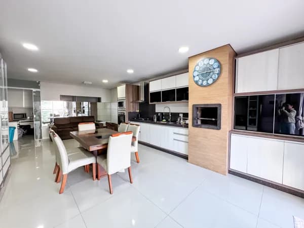 Apartamento com 4 Suítes e Terraço com Vista para o Mar – Balneário Camboriú